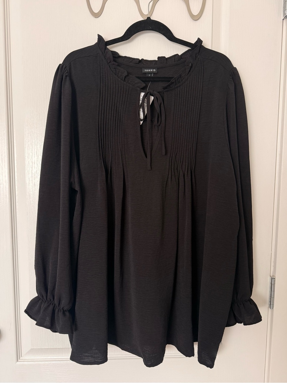 torrid Black Pintuck Tie-Front Peasant Blouse